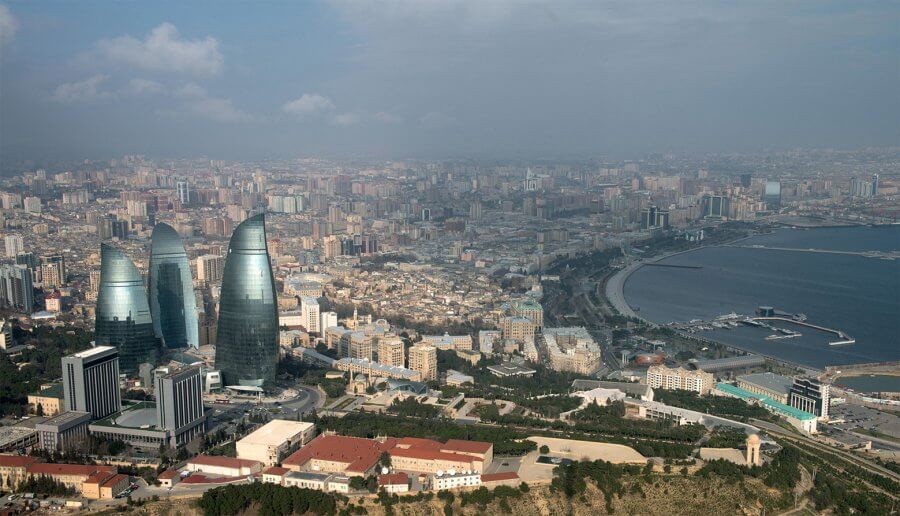 Вид на пламенные башни в Баку